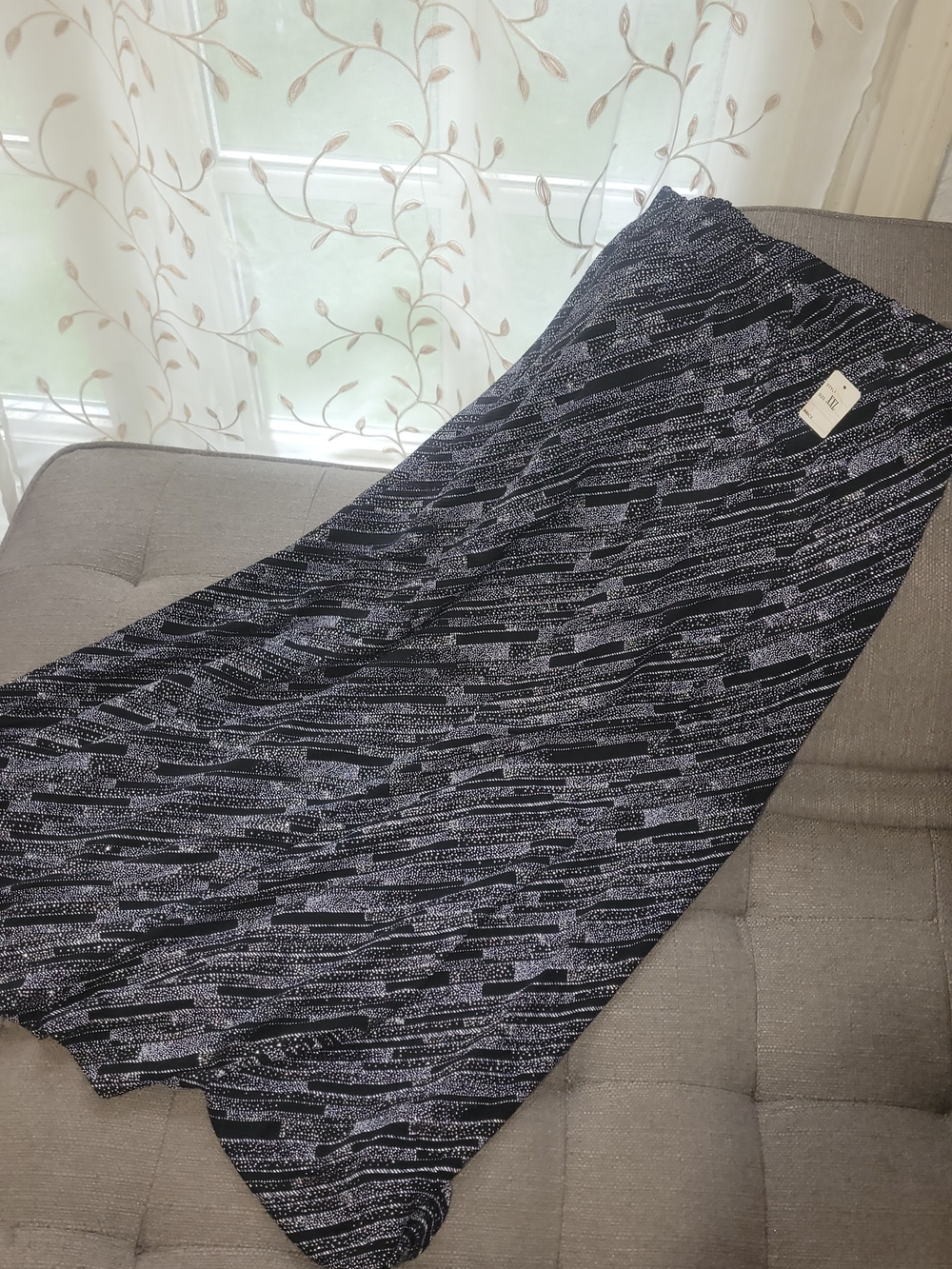 Source Unknown Black & White Graphic Maxi Skirt